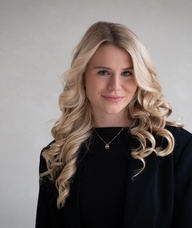 Book an Appointment with Ms. Hannah De Boer for Individual Therapy