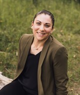 Book an Appointment with Tracy Quayat at Calgary Institute of Counselling - North