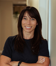 Book an Appointment with Ila Brown for FORM Packages